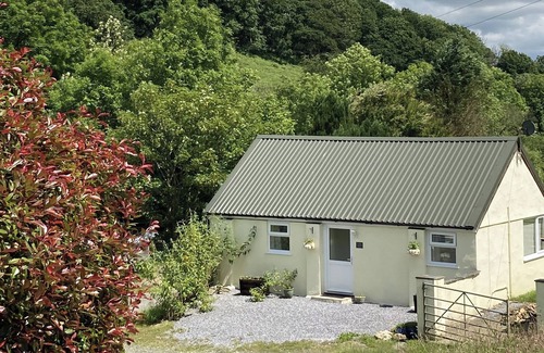 Whitland House | LLETTY BACH, pet friendly, with a garden in Whitland