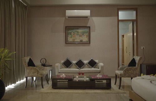 Takhatpur Villa | LM Farms