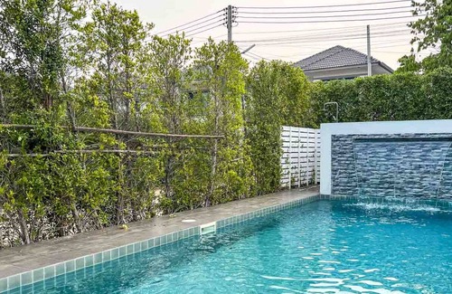 Nong Hoi House | Local 4BR Pool House, Prime Location, Pool Table. Near Markets