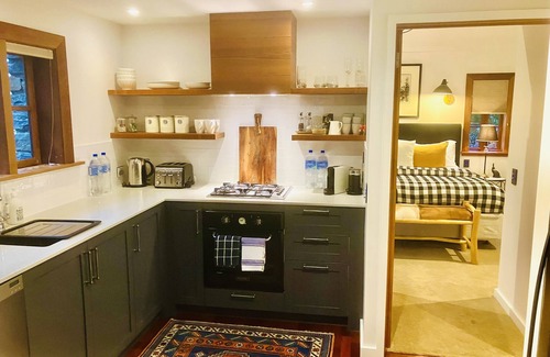 Lower Shotover Cottage | Located 7 minutes from Frankton. Centrally located in the Wakatipu Basin