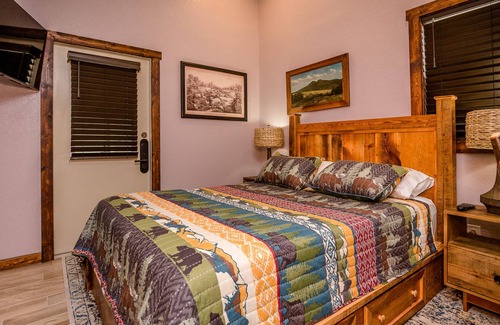 Bronson Cottage | Located in a nature lover's resort surrounded by the Goethe Forest.