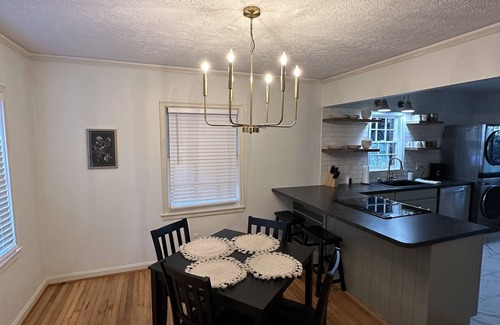 Columbus House | Located in central Columbus, just 10 minutes from the Ft.Benning visitor center.