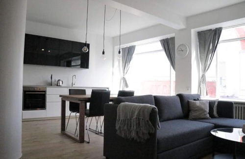 Downtown Apartment | Located in downtown Reykjavik, on the corner of Laugavegur and Skólavörðustígur.