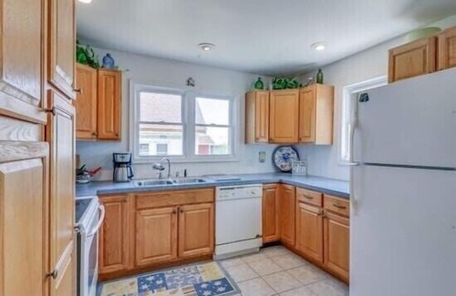 Ewell House | Located In Ewell, Sleeps up to 12 Guests, Pet-friendly, Internet