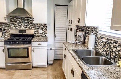 Galveston House | Located in the Heart of Galveston's Silk Stocking District