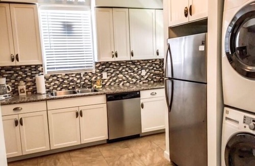 Galveston House | Located in the Heart of Galveston's Silk Stocking District