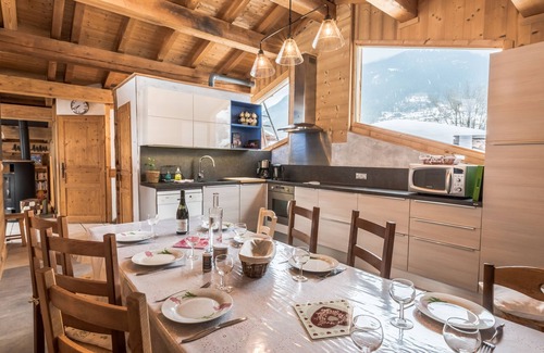 Villaroger Ski Chalet | Located less than 2 km from the ski lifts providing access to Arc 2000,