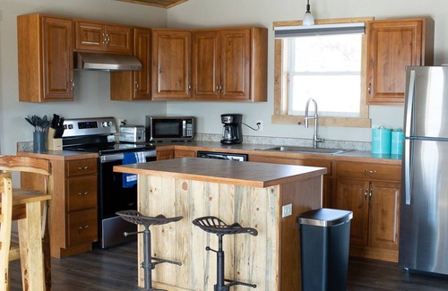 Saratoga Cabin | Located on Scenic Highway 130 Snowy Range