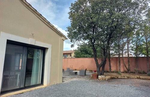 Aureille Apartment | Location au Cœur des Alpilles, Appartement Pour 2 Personnes Avec Terrasse Privée