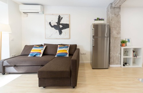 Sant Francesc Apartment | LOCATION, DESIGN, NEW BRAND, FRIENDLY HOSTS HELP TO ENJOY VALENCIA AS A LOCAL!