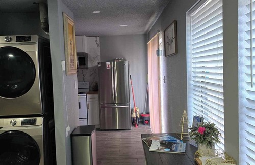 Albuquerque Apartment | Location!Location.LUXE Condo w/JettedTub by Uptown