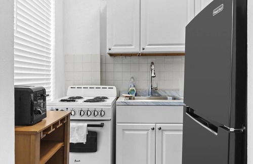 Stuyvesant Town Apartment | ★ LOCATION ★ LOCATION ★ LOCATION ★