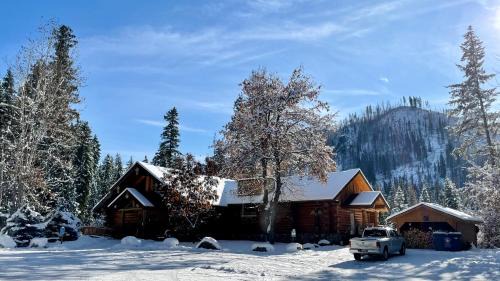 Idaho County Cabin | Lochsa Lodge