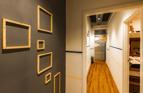Park Road Hostel | Locomo Hostel OG - Stay Work Eat