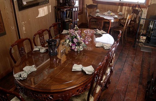 Russell Cabin | Lodge ∙ 1 bedroom ∙ 2 guests