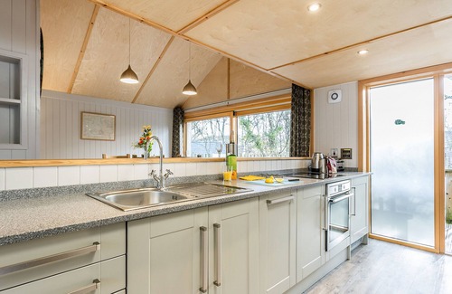 Corfe Castle Cottage | LODGE 16, pet friendly, luxury holiday cottage in Corfe Castle
