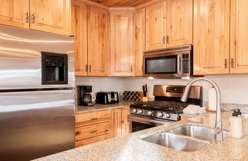 Park City Condo | Lodge Minutes to Ski Lifts - Free Bus - Park City Winterwolf Canyons