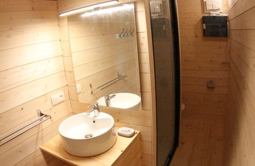 Vic-le-Comte Cabin | Lodge on Stilts All Seasons