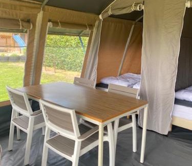 Nistelrode Other | Lodge tent Eendje met privé sanitair