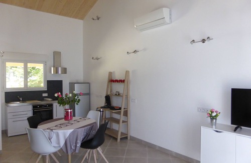 Saintes House | Lodging 3 Gîte Oléron CLIMATISE IN THE CALM OF THE GREAT VERSENNES
