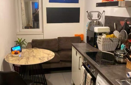 Wilmersdorf Apartment | Loft bed apartment in welcoming Berlin with WiFi, AC, washer,