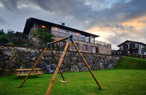 Sumbilla Apartment | Loft con Encanto e Hidromasaje en Navarra, Cerca de Baztan