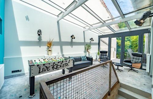 Ujlak Villa | Loft Garden Villa - 4 Br, 3 Ba, Sleeps 10, 7 min to downtown