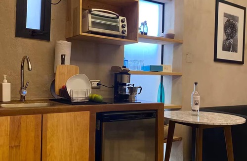 Reforma Apartment | Loft L, cozy space in the center of Oaxaca with AC