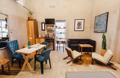 Reforma Apartment | Loft L, cozy space in the center of Oaxaca with AC