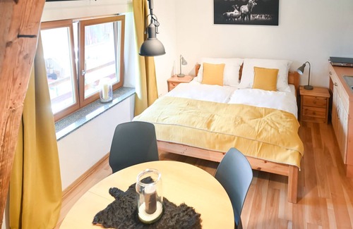 Scheibbs Apartment | Loft-like apartment in Scheibbs with swimming pond