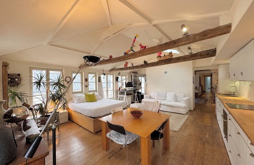 Quartier de la Folie-Mericourt Apartment | Loft Marais 100 m2 in the heart of Paris