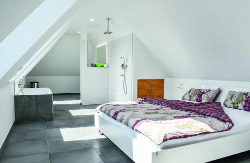 Hausach Apartment | Loft mit Whirlpool & Fass-Sauna im Schwarzwald