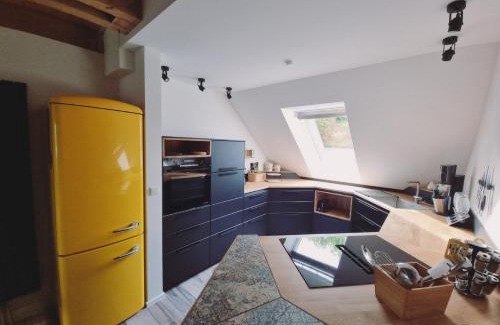 Nittendorf Apartment | Loft mit Whirlwanne - Stadtnah!