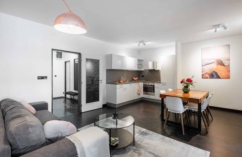 Karlin Apartment | Loft with 3-bedrooms balcony and parking