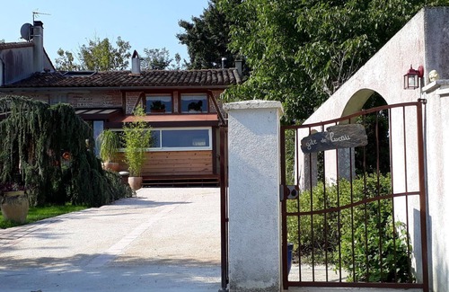Esperce Cottage | LOFT WITH POOL IN AN AUTHENTIC BARN IN THE HEART OF NATURE