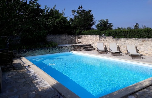 Esperce Cottage | LOFT WITH POOL IN AN AUTHENTIC BARN IN THE HEART OF NATURE