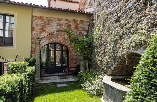 Mondovi Apartment | Loft with timeless splendor in the historic center of Mondovi Piazza