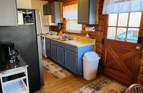 Schnellville House | Log Cabin 3 at Osborn Boat Ramp on Patoka Lake