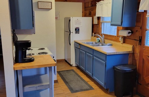 Schnellville House | Log Cabin 5 at Osborn Boat Ramp on Patoka Lake