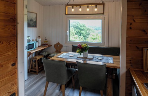 Barbis House | Log cabin for families & friends - with garden, fireplace & terrace
