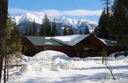Condon Cabin | Log Cabin Getaway with Scenic Mountain Views in Montana’s Seeley-Swan Valley