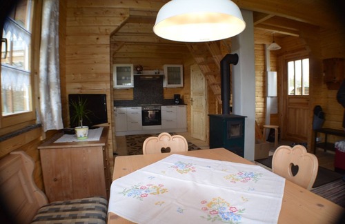 Adelschlag House | Log cabin in the Altmühltal Nature Park - Orchard