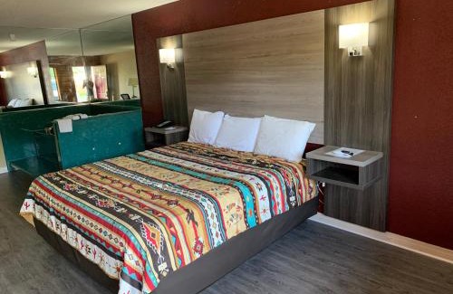 Bay Minette Hotel | Log Cabin Inn