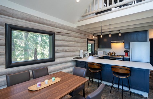 Dollar Point House | Log Cabin Offers Peek of Lake, Perfect Escape in Tahoe City