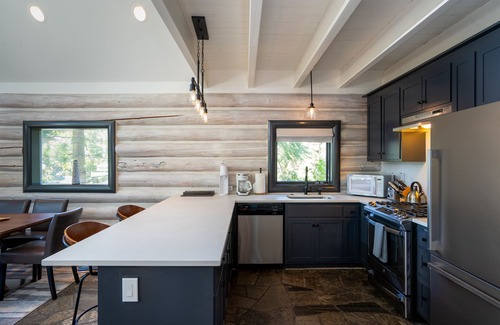 Dollar Point House | Log Cabin Offers Peek of Lake, Perfect Escape in Tahoe City