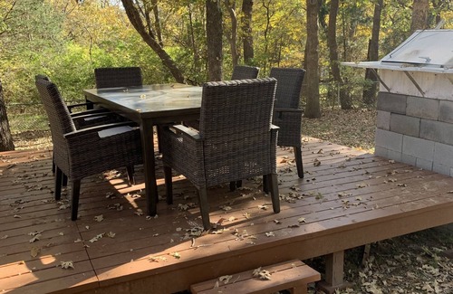 Pottsboro Cabin | Log Cabin On a Secluded lot -Sleeps 8 at Lake Texoma