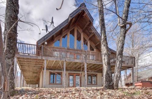 Labelle Ski Chalet | LOG CABIN w HOT TUB, BEACH access, near of TREMBLANT