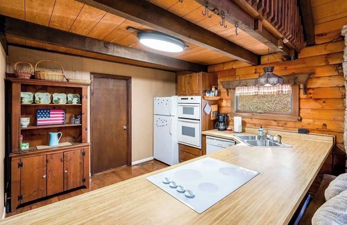 Great Cacapon Cabin | Log Cabin w Loft, Hot Tub, Deck, Fire Pit, & WiFi