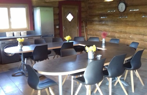 La Pesse House | Log cabin with 25 m2 terrace and unobstructed view