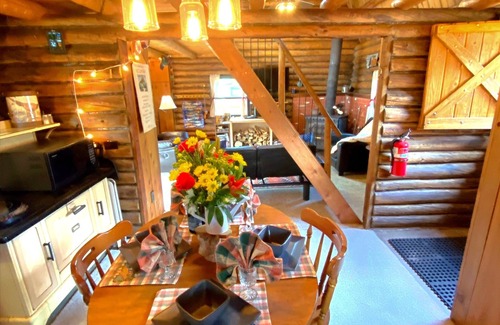 Red Lodge Cabin | Log Cabin with Hot Tub Overlooking Rock Creek and Beartooth Mountains